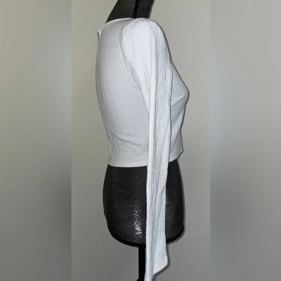 Long Sleeve Crop Top - Picture 6 of 14